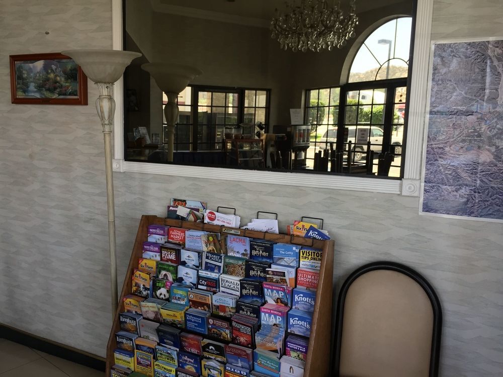 Castaic Inn Six Flags Valencia מראה חיצוני תמונה