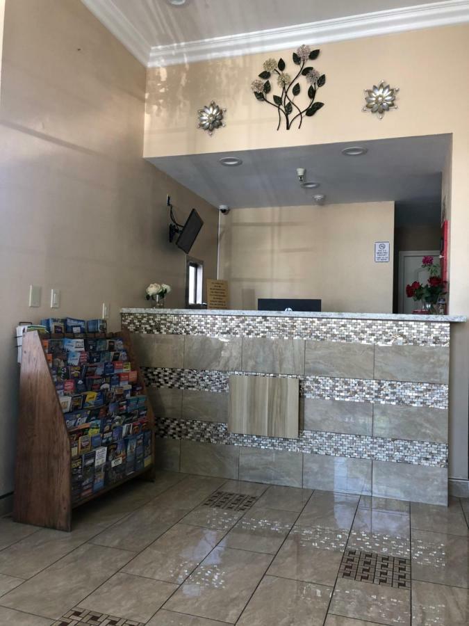 Castaic Inn Six Flags Valencia מראה חיצוני תמונה