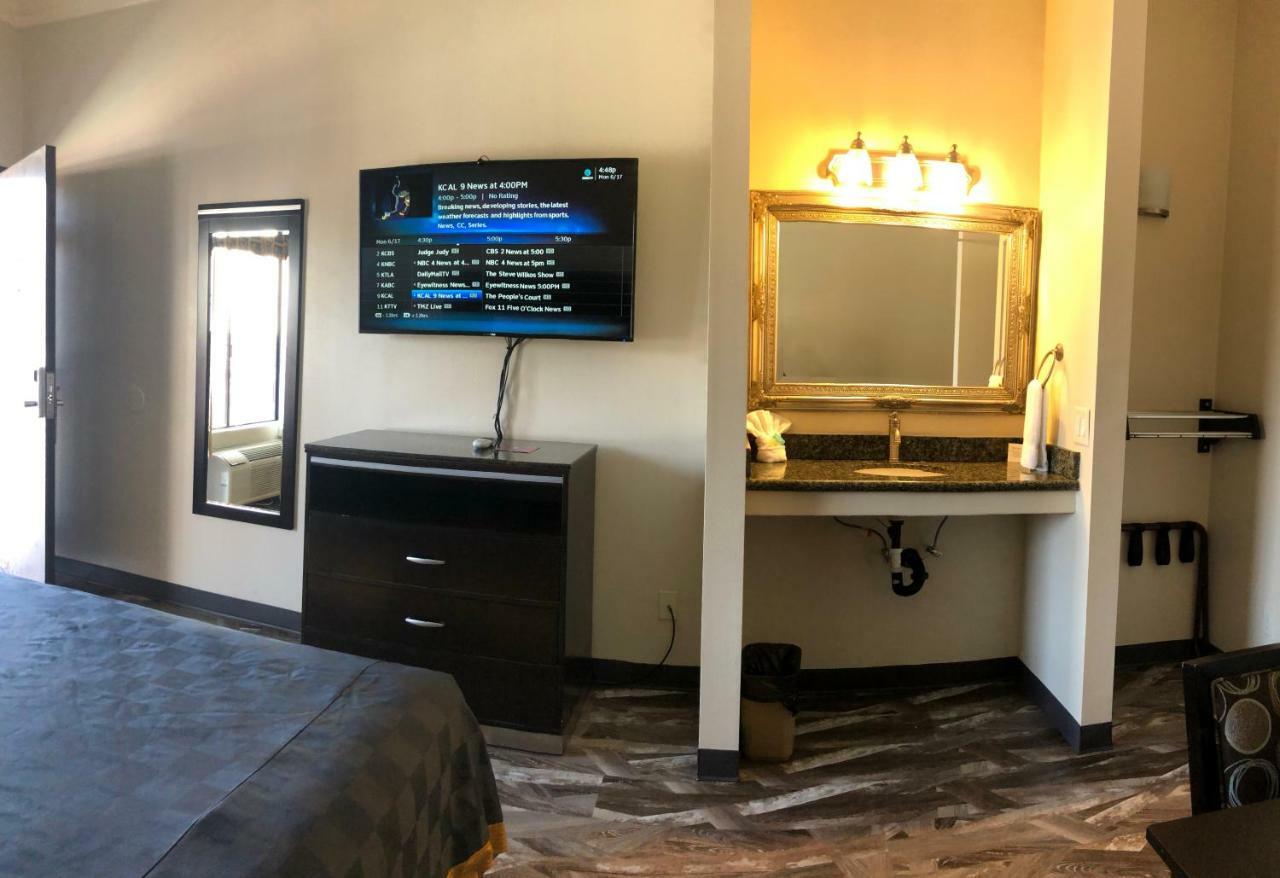 Castaic Inn Six Flags Valencia מראה חיצוני תמונה
